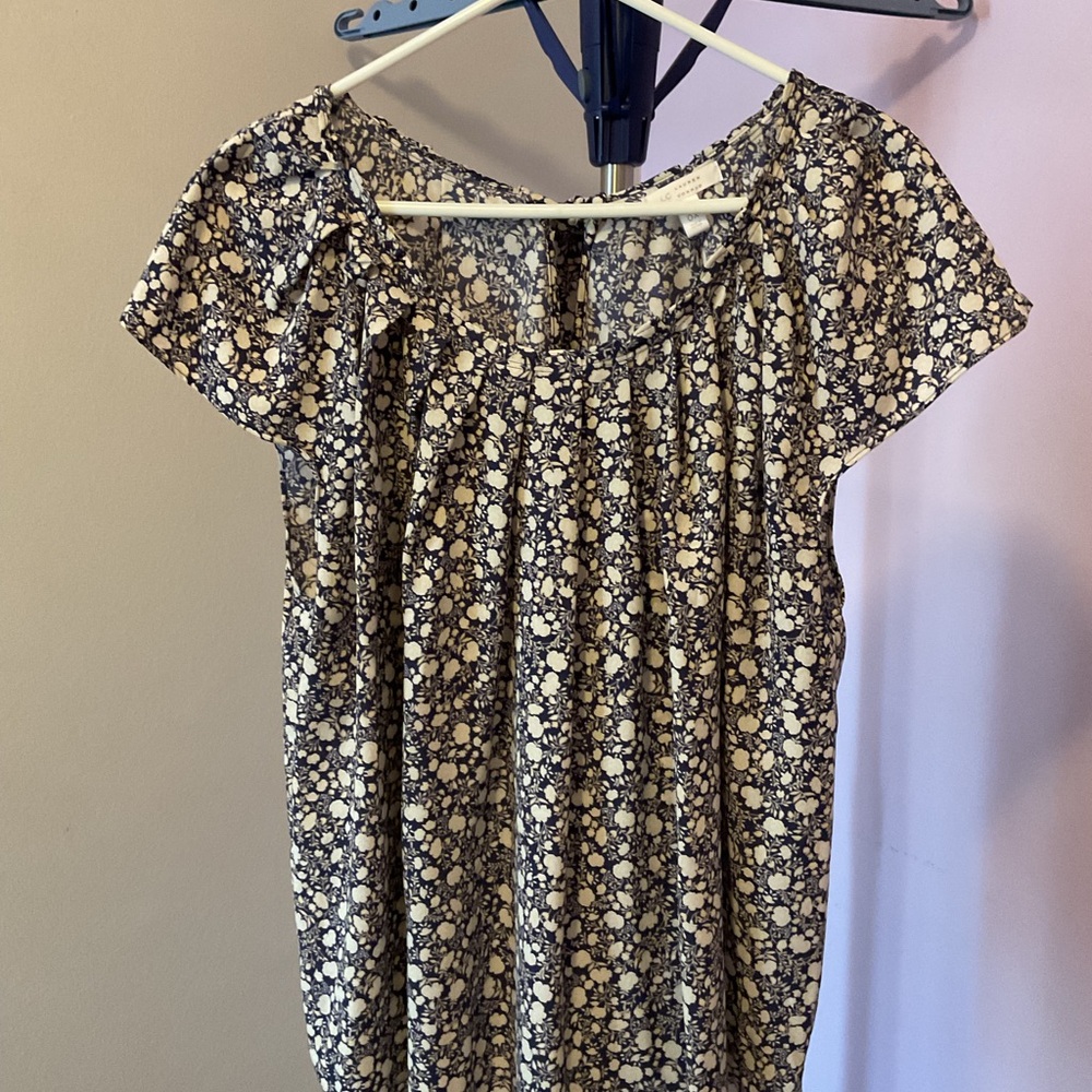 LC Lauren Conrad Blue and Cream Patterned Blouse
